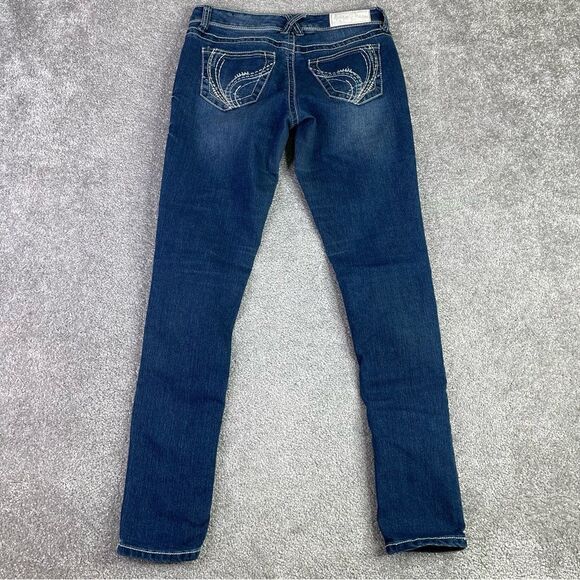 Ariya Jeans Women’s 3/4 Blue Skinny Low Rise Dark Denim Stretch Y2K - Picture 3 of 10